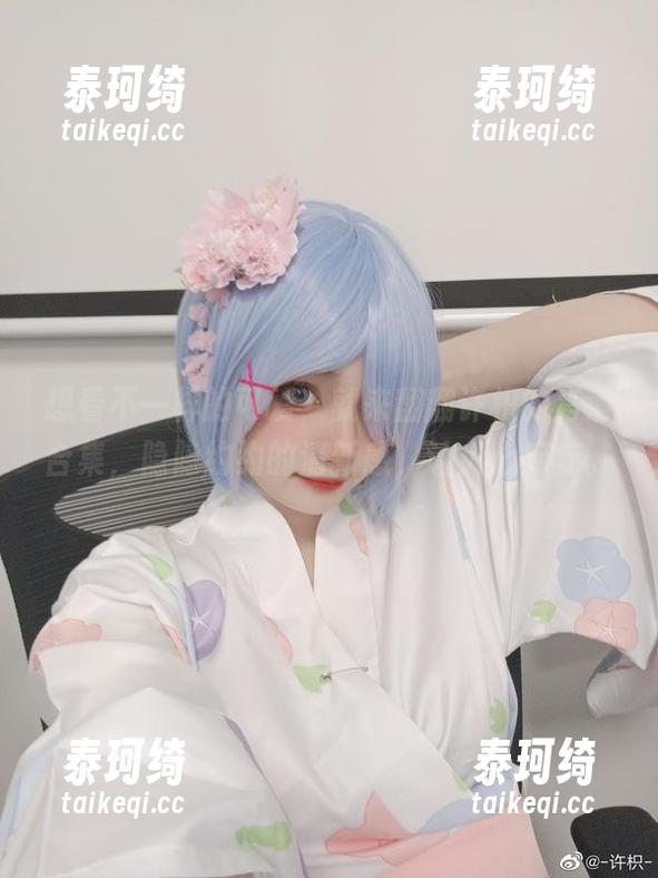 想看不一样的可爱，就来翻翻许枳的高清合集，隐隐约约的清新感，让人心痒痒。