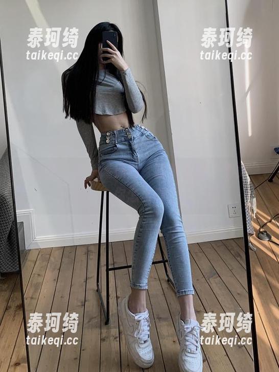 陈佩奇 微密圈 - 再一瞧原图,陈佩奇的“修女”,你怎么看?