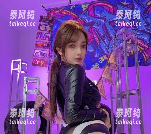 免费套图来啦，遇见雯妹不讲道理，JK版的“学校门口之仙”！