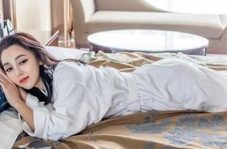 青豆客 - 梦娜Vanessa短裙的美图，谁能不动心？等下会不会翻车