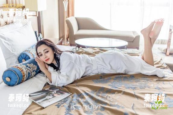 青豆客-梦娜Vanessa 青豆客 - 梦娜Vanessa短裙的美图,谁能不动心?等下会不会翻车