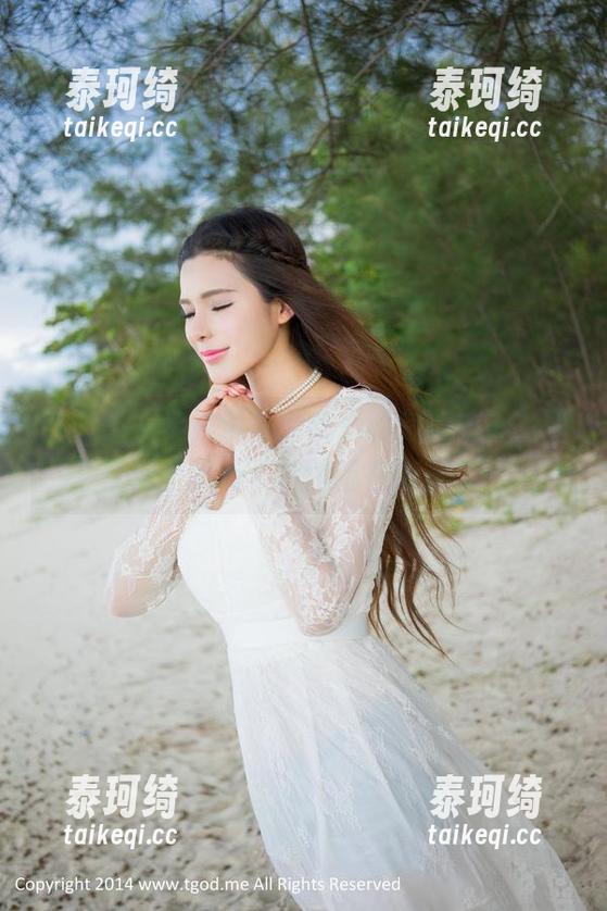 青豆客 - 莫雅淇与少女心的完美结合，壁纸上的每个细胞都在闪耀。