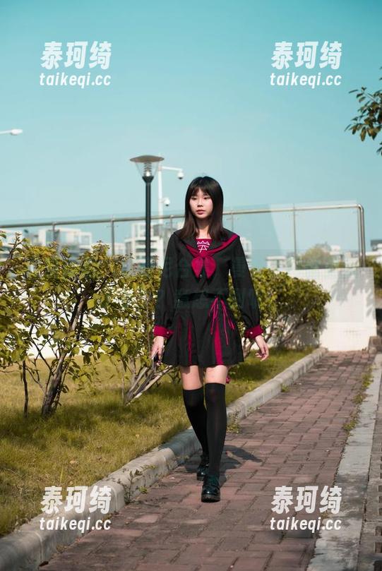 魔镜街拍-曼曼 魔镜街拍 - 比基尼合集,曼曼在网盘里藏了多少?意想不到呢!